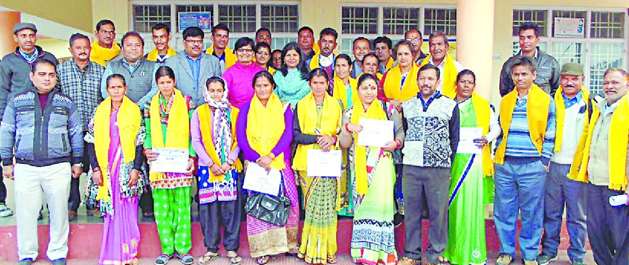 In the open, honorable heads of villages free from defecation