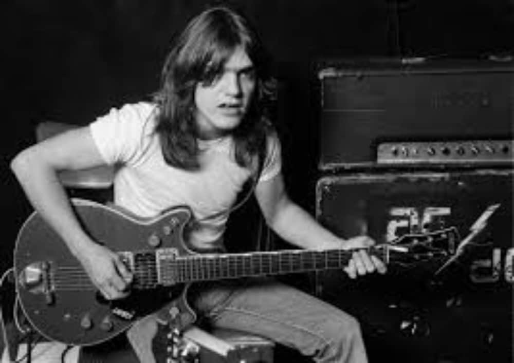 AC/DC co founde and guitarist malcolm young passes away at 64