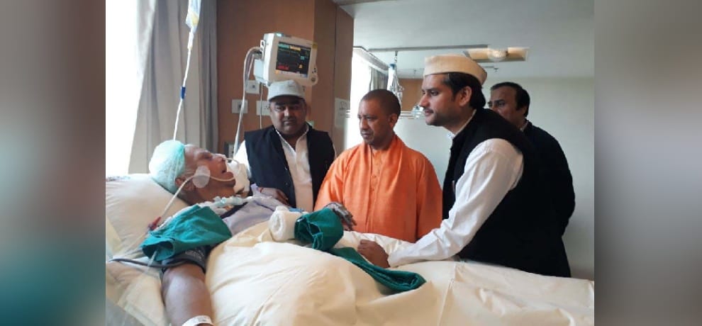 cm yogi reached max hospital to meet nd tiwari