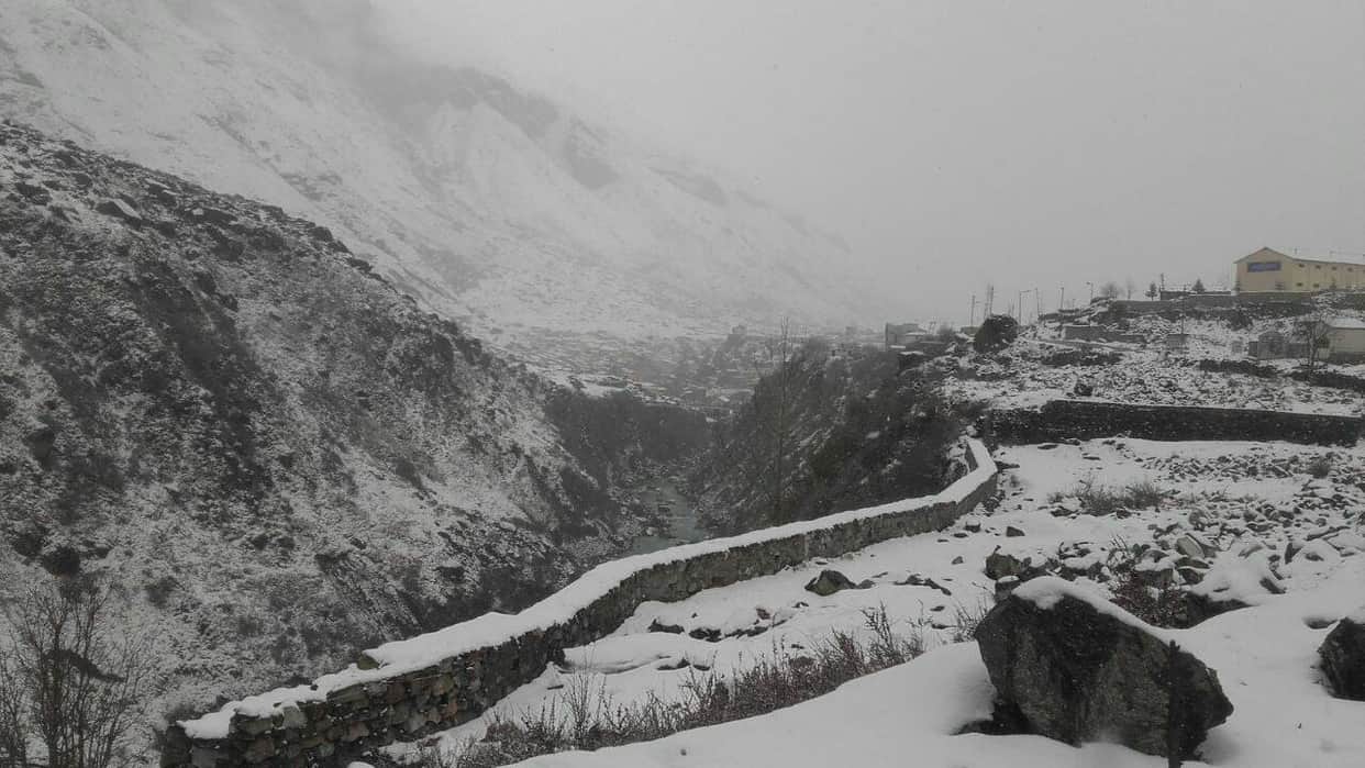 Snowfall in badrinath or hemkund sahib