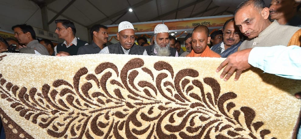 cm yogi adityanath reached international trade fair in up pavilion