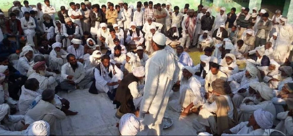 panchayat punished for molested accused with five shoe punches in hapur