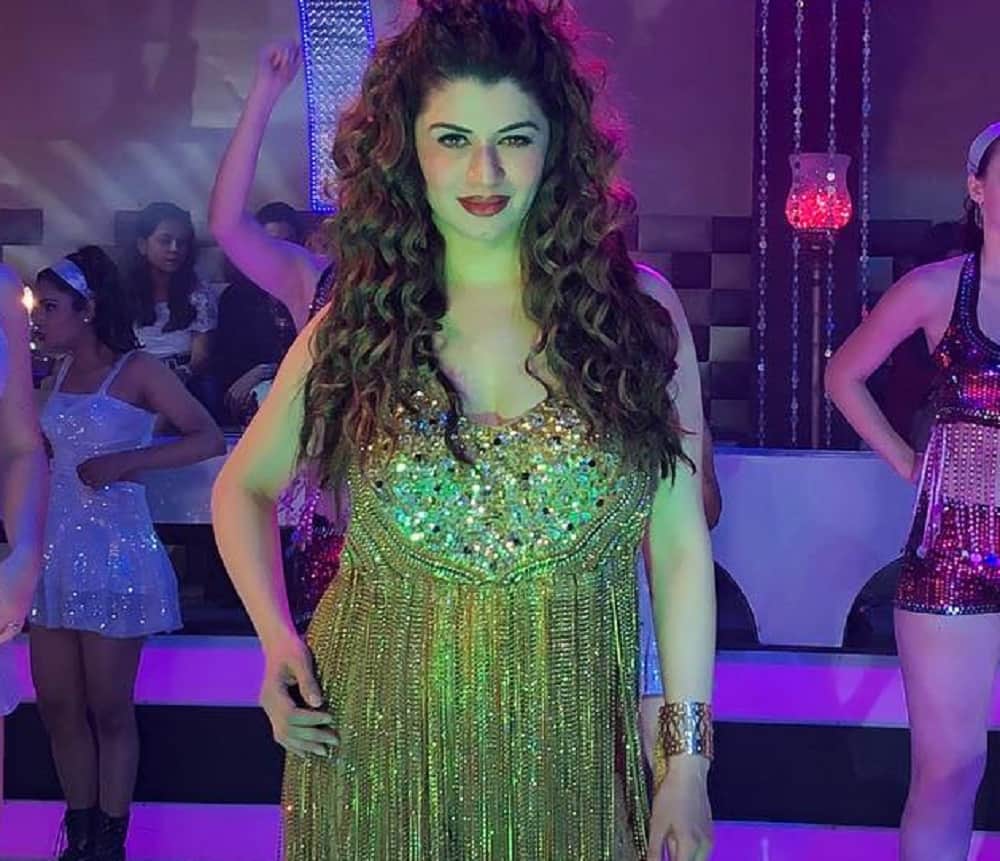 Bollywood Actress Kainaat Arora Reveals Secret Of Viral Photo Of Punjab SHO Harleen Mann