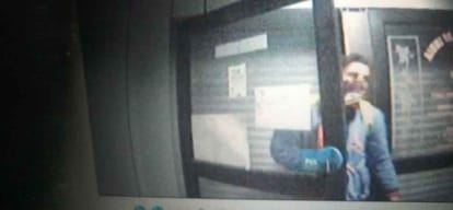 Himachal Chamba Attempt of thief breaking ATM machine caught in CCTV