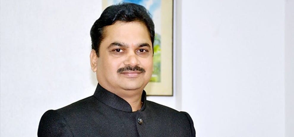 Maharashtra Minister Ram Shinde Peeing By Roadside video Goes Viral