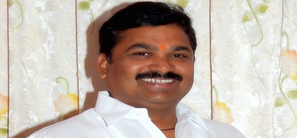 Minister video viral in open Urinating