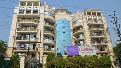 apartment culture story about ratan presidency kanpur