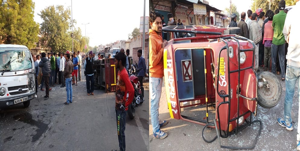 many kids gets injured after school van collapsed with loading taxi in jodhpur