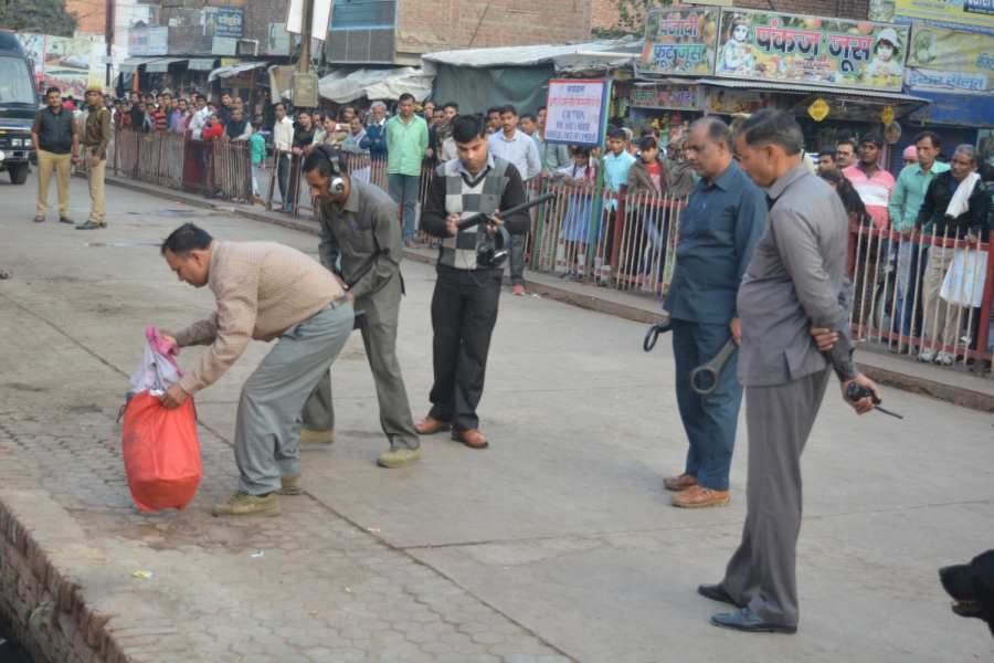 unidentified bag found near shrikrishna janmsthan mathura