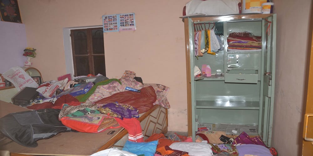 pick up vehicle and cash theft in sikar
