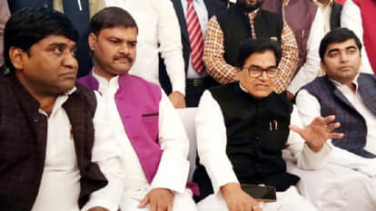 Government should take action against those who speak against Kashmir and the country