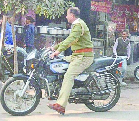 The police messing with traffic rules
