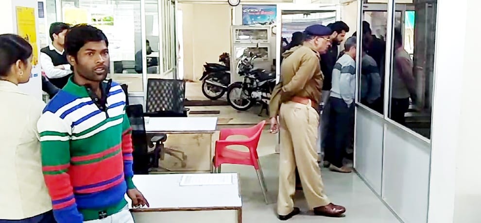 theft in automobile agency in ballabhgarh