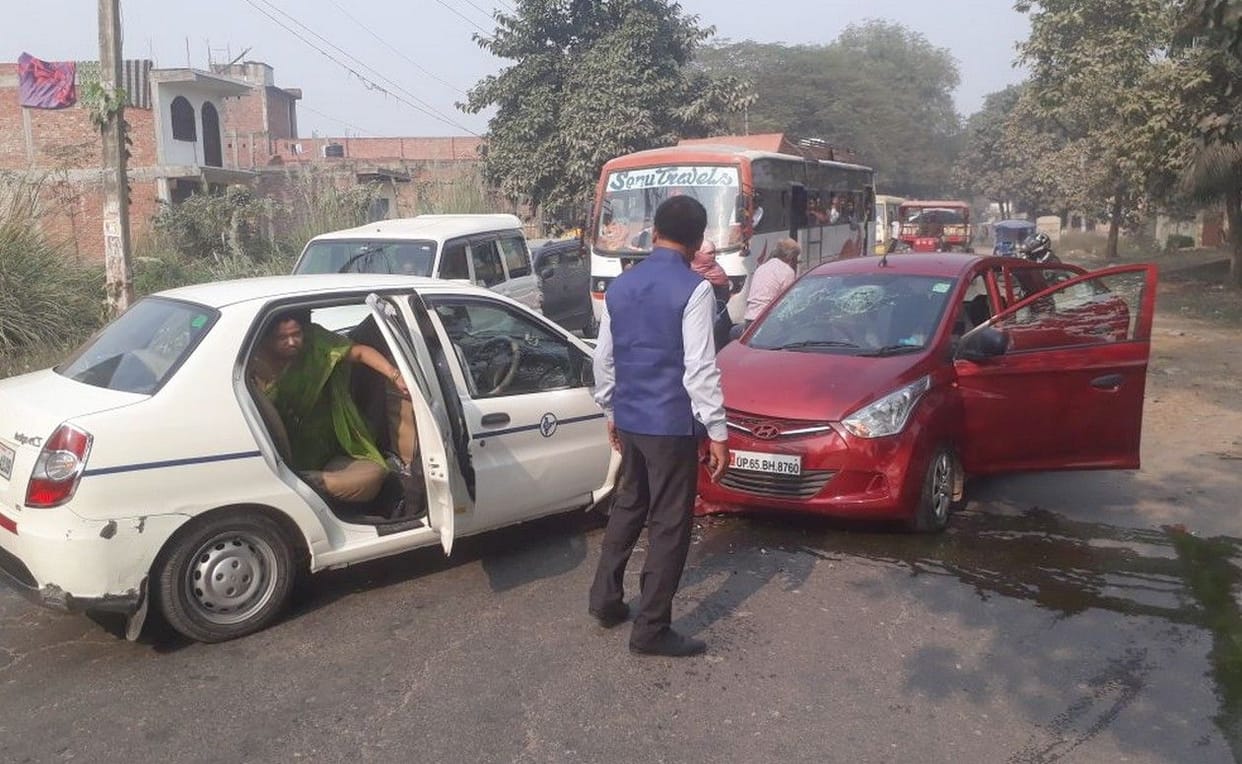 सड़क हादसों में दो सिपाही समेत नौ घायल