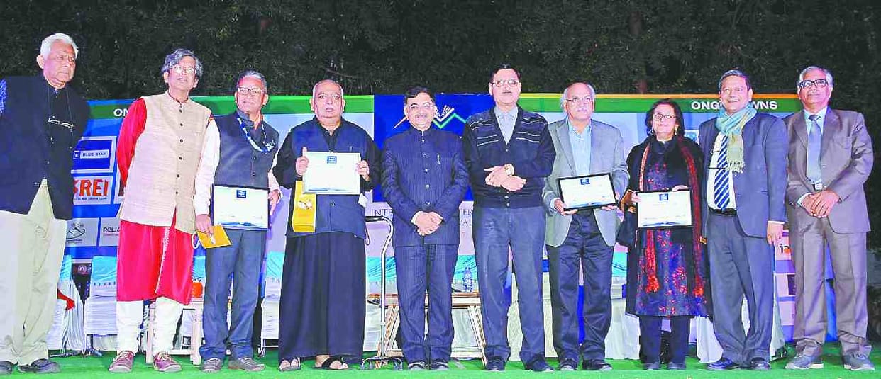 four writers get valley of words award in international literature festival 2017