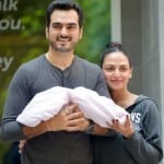 Esha Deol and Bharat Takhtani gets little angel foot prints
