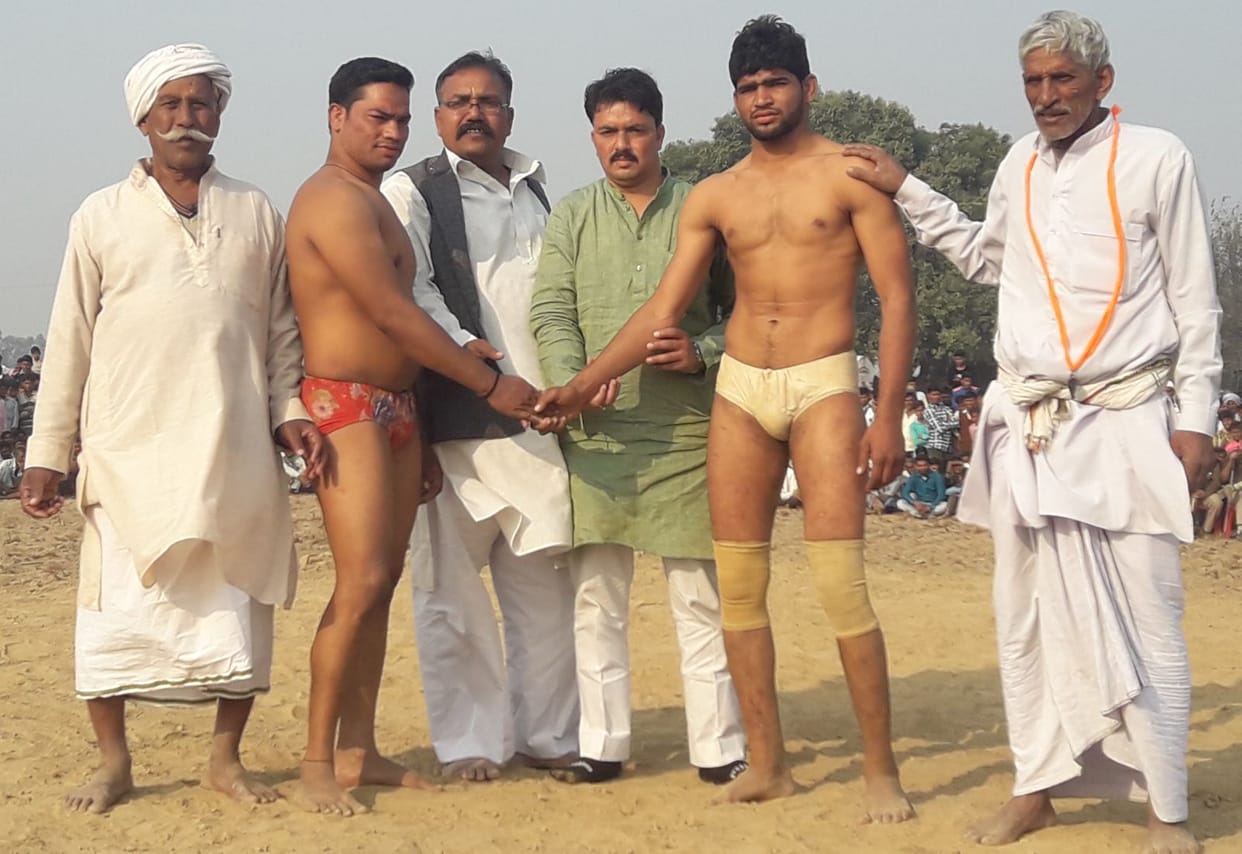 पहलवान सुरेश सैमरा रहे दंगल केसरी