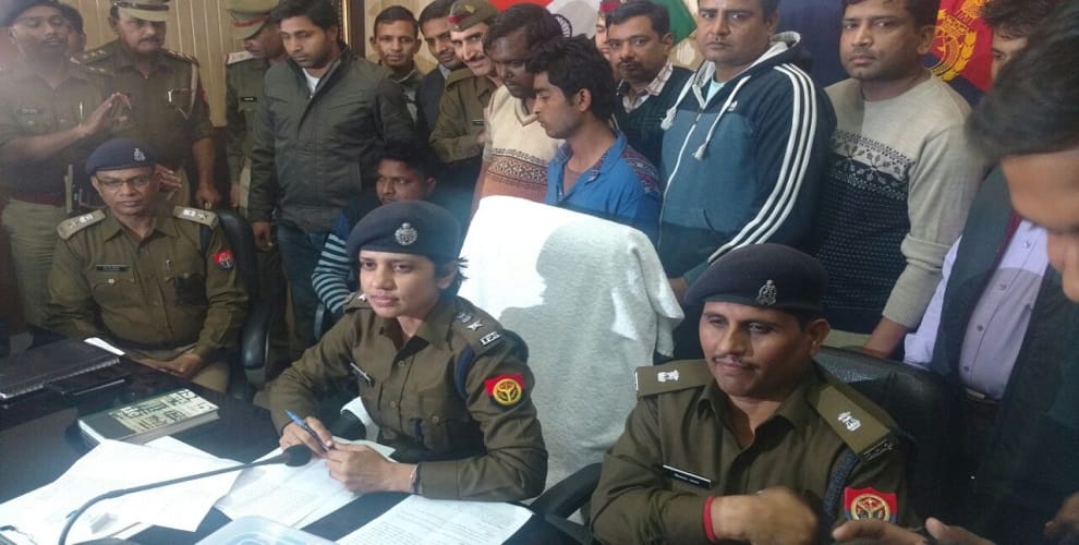 Sensational disclosure : the cutter was cut off by the arms of the trader neck
