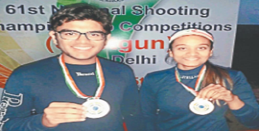 Meerut vibhu Sharma won silver medal in shooting competition