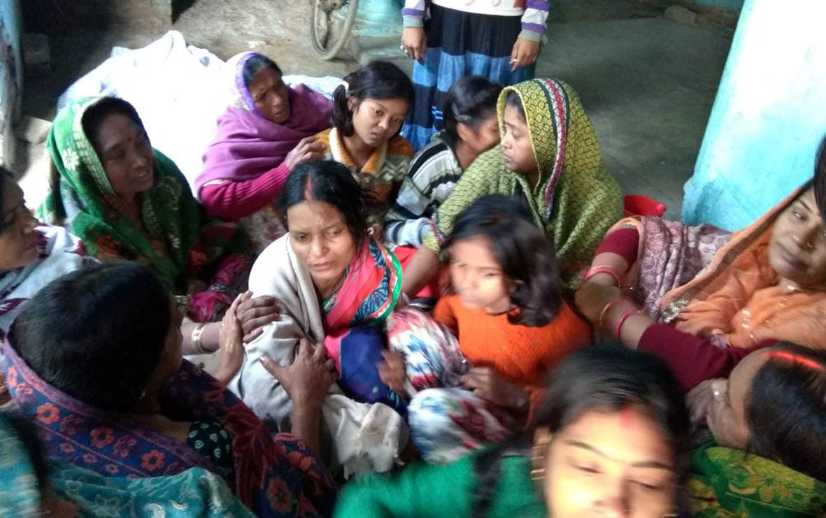 मार्ग दुर्घटना में हियुवा नेता और साथी की मौत