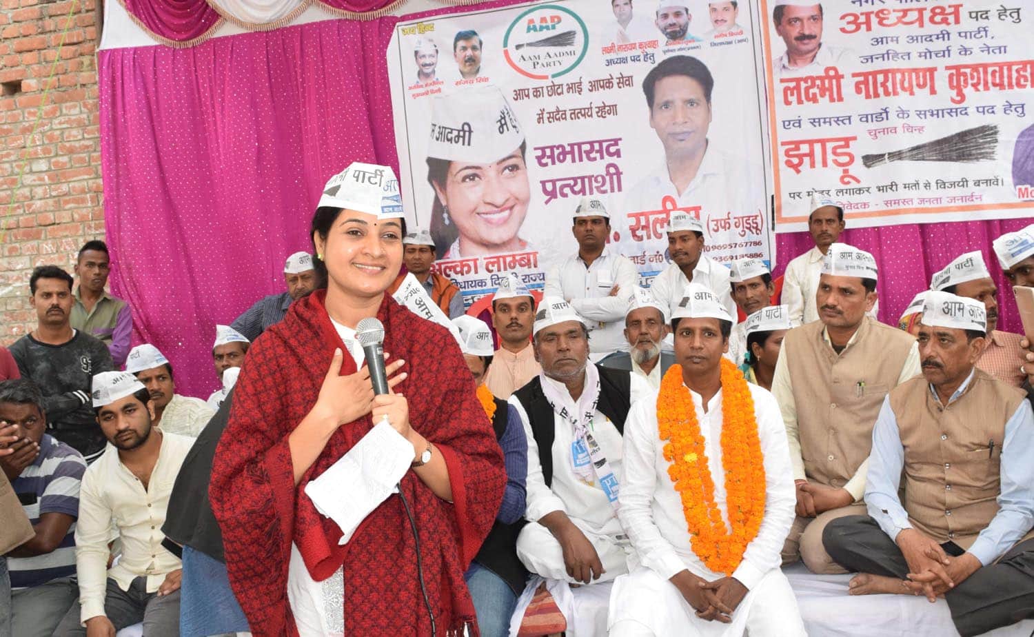 alka lamba claims kejriwal unfollow her on twitter here is the reason