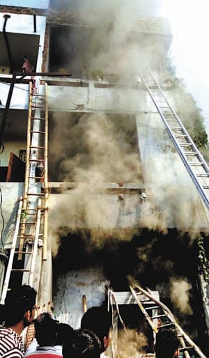 Fire, smoke and Kohram in Sulamesarai