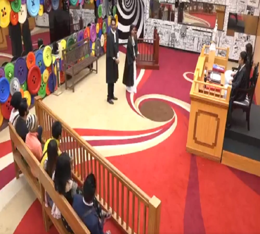 hina khan blame on arhsi and says she wants man in bigg boss