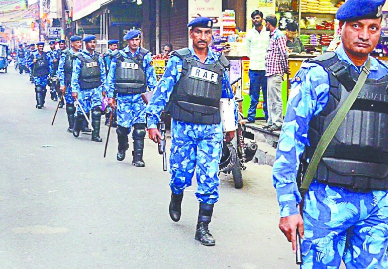 prachaat khatm, 16 nikayo me matdaan aaj