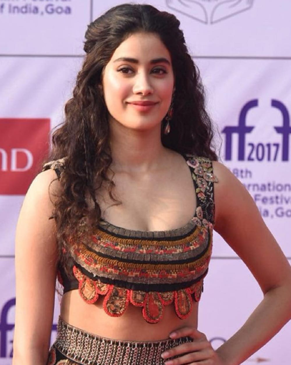 Jahnvi Kapoor looks stunning in Anamika Khanna outfit wear for International Film Festival in Goa