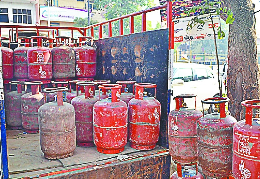lpg clender me gas kam