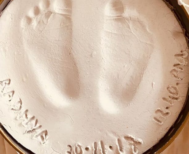 Esha Deol and Bharat Takhtani gets little angel foot prints