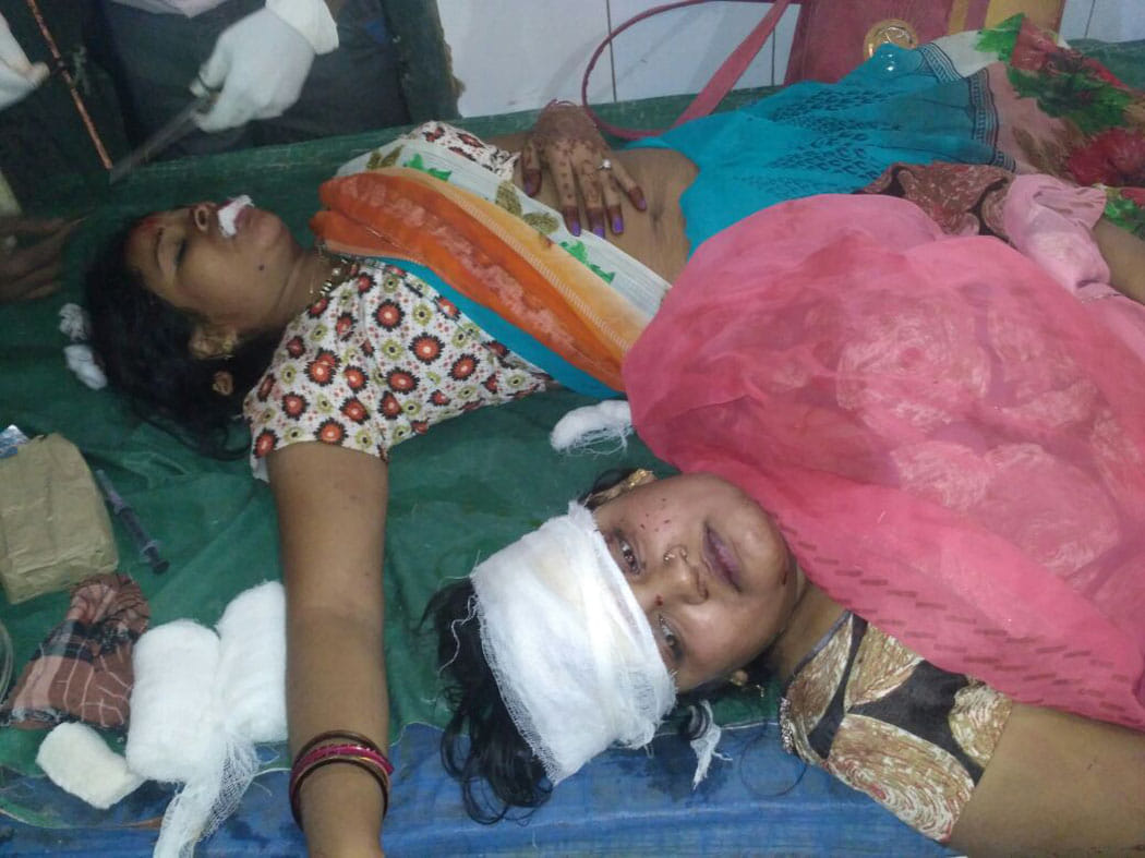 दो वाहन भिड़े, तीन मासूम समेत 11 घायल