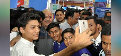 in trade fair manish sisodia reached delhi pavilion and said these things