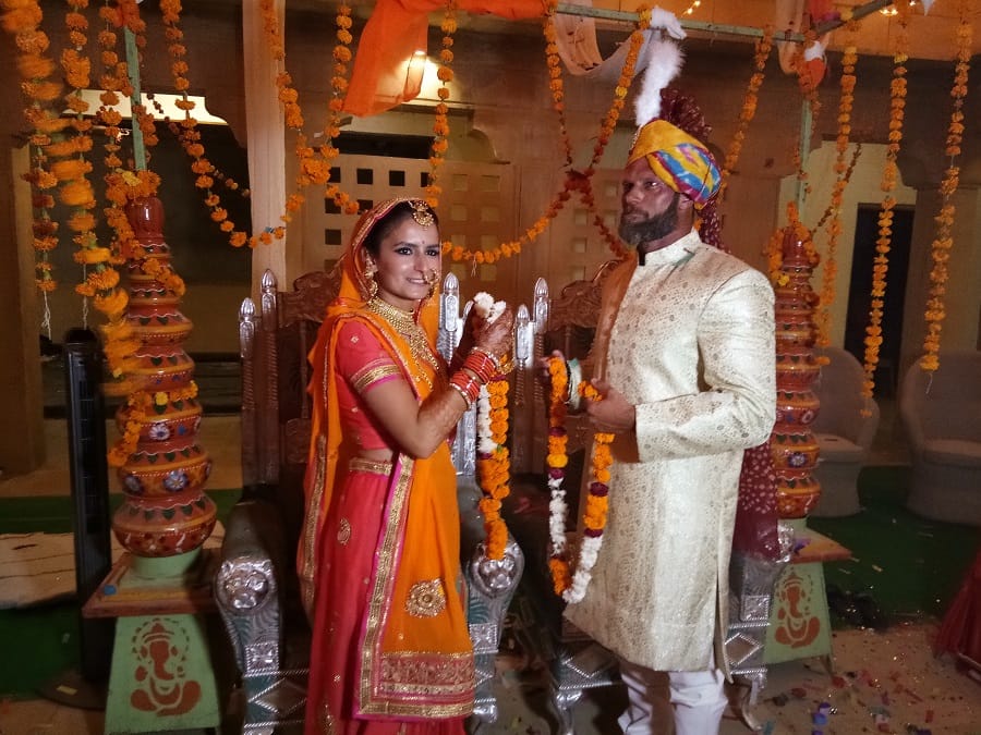 Foreign couple got married with Hindu customs in jaisalmer