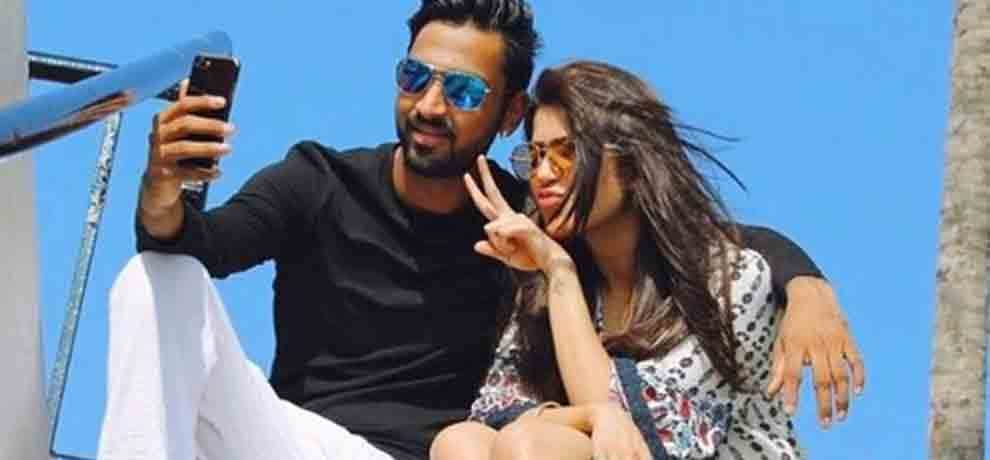 krunal pandya set to tie knot with pankhuri sharma on 27th december 2017
