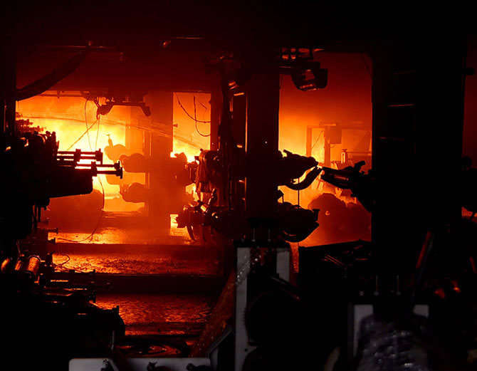 fire in ludhiana plastic factory, building collapsed photos