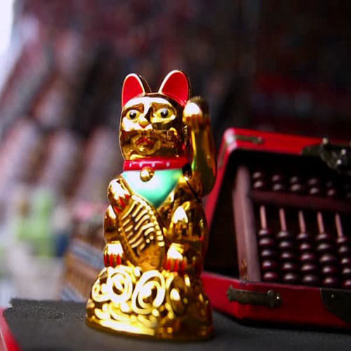 Maneki neko or money cat shine your luck and remove all Obstacle
