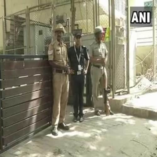 Police protection for Deepika Padukones parents after Padmavati controversy
