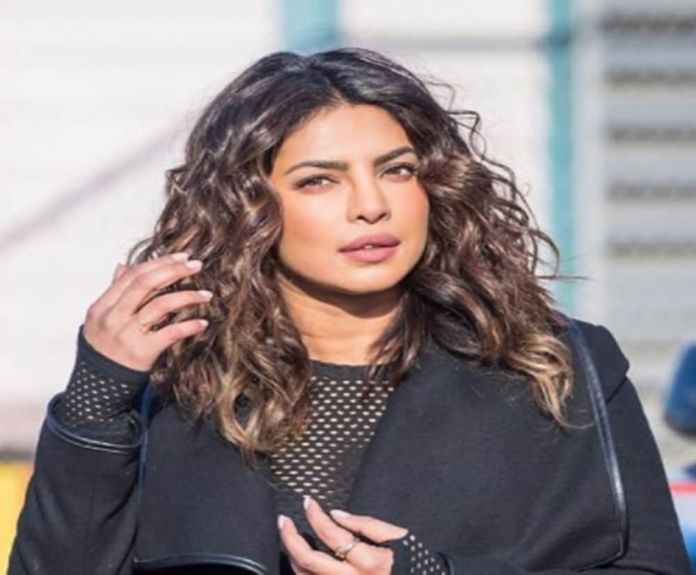 priyanka chopra get new look for quantico 3 and shares her picture on social media