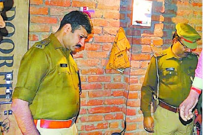 couple commits suicide in sitapur.