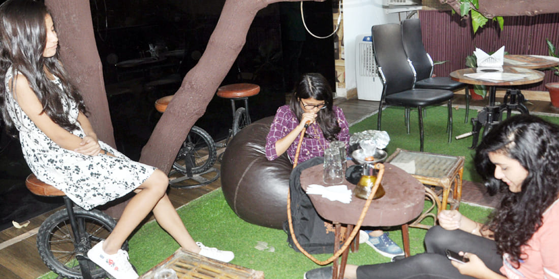 themed party all the night under tree house