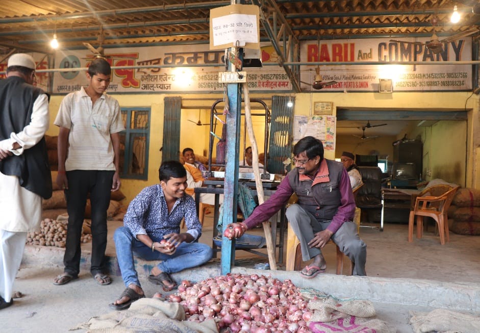 ‘सस्ता’ प्याज, टमाटर की बिक्री बंद