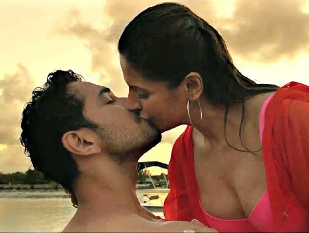 Film Aksar 2 Actress Zareen Khan Alleged Makers To Have Long Kissing Scene Without   Her Knowledge