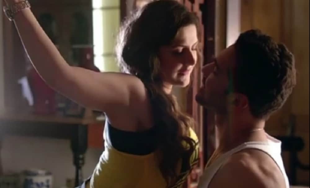 Salman Khan Actress Zareen Khan bubble Video on instagram is Viral on Social Media