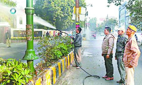 Pollution in Shahmatganj .. Near the bungalows of the officers who sprinkled