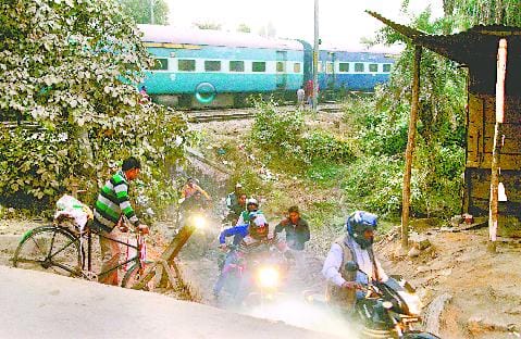 ? Long Jam on Pitambarpur crossing