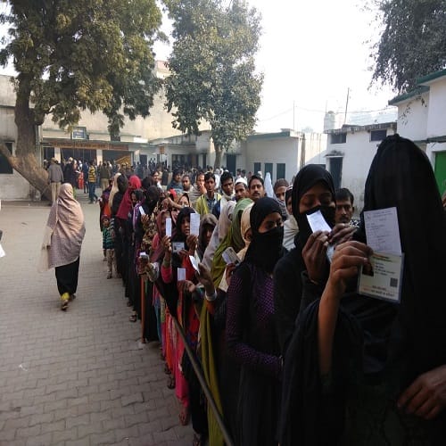 Nikay Chunav : The massive enthusiasm of voting in West UP Muslims, see photos