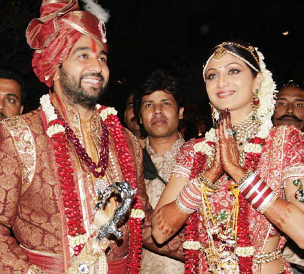 shilpa shetty make debut in digital media from hear me love me