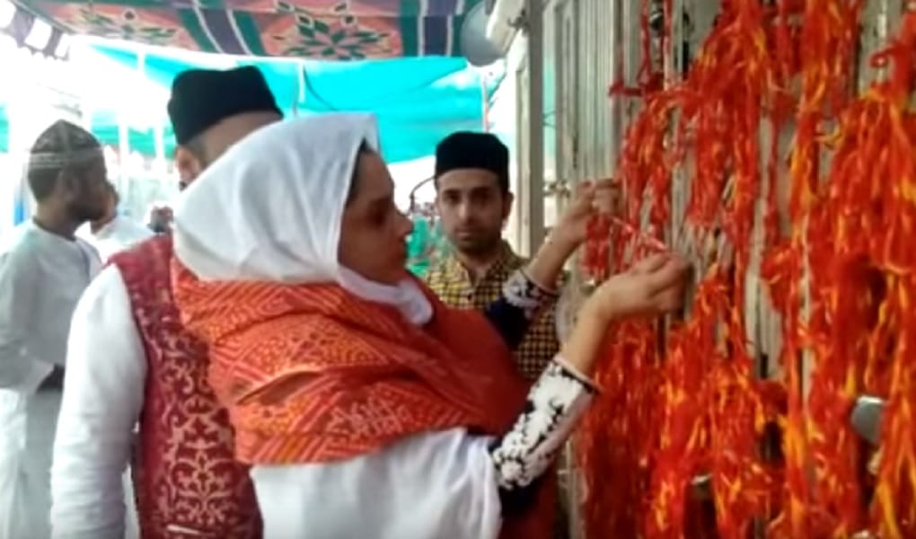 Ankita Lokhande At Ajmer Sharif dargah For The success Of Manikarnika