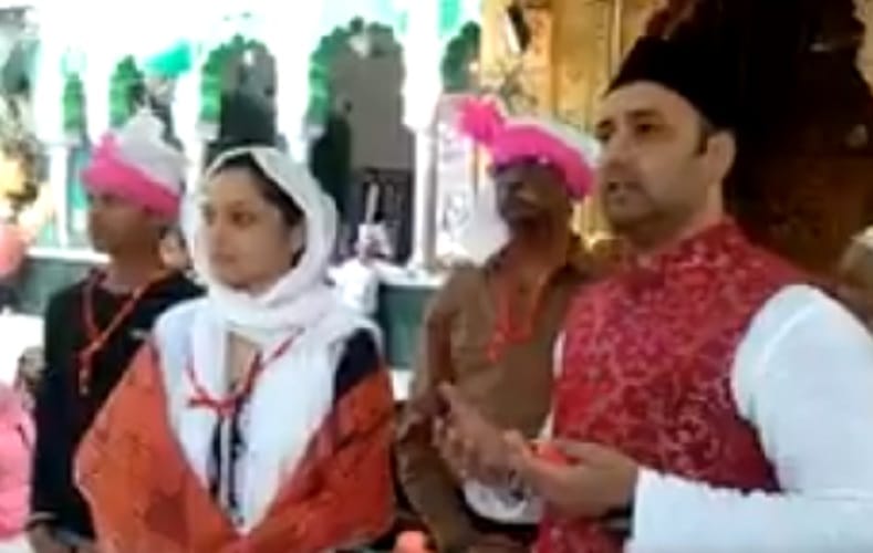 Ankita Lokhande At Ajmer Sharif dargah For The success Of Manikarnika